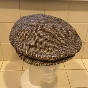 Union cap style hat in pre-owned condition brown